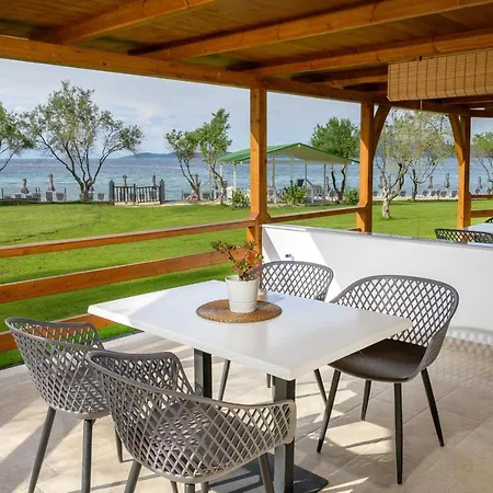 Komitsa Luxury Aparthotel 3*