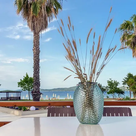 Komitsa Luxury