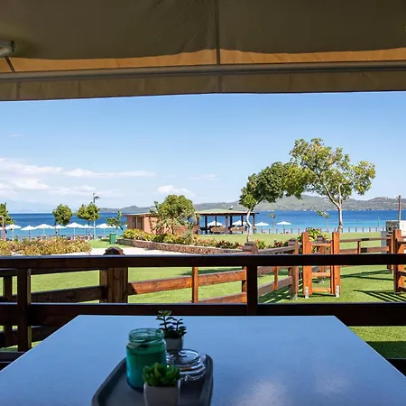 Komitsa Luxury Aparthotel Nea Roda