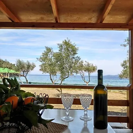 Aparthotel Komitsa Luxury Nea Roda