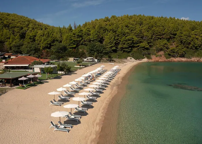 Aparthotel Komitsa Luxury Nea Roda