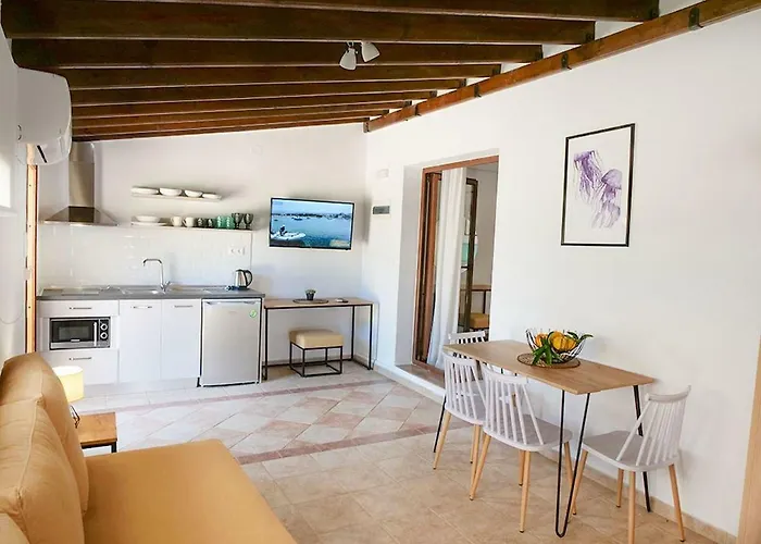 Komitsa Luxury Aparthotel 3*