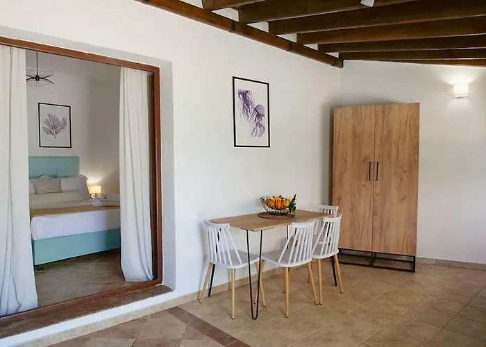 Komitsa Luxury Aparthotel