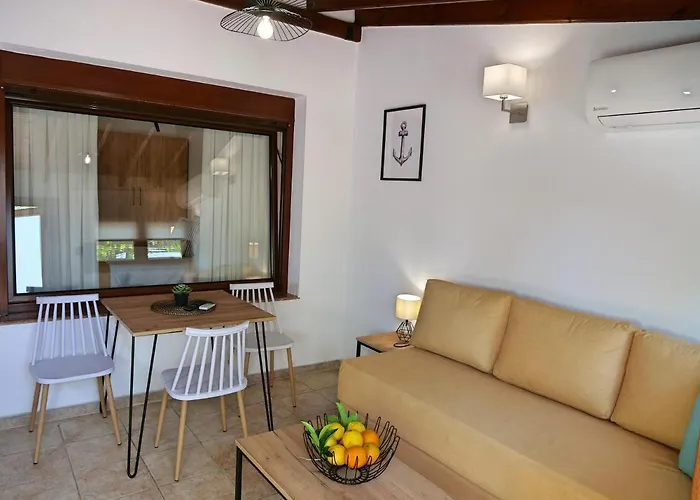 Komitsa Luxury Aparthotel 3*