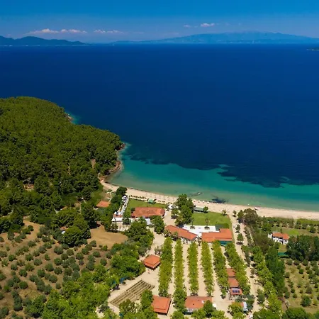 Komitsa Luxury Ξενοδοχείο με διαμερίσματα 3*