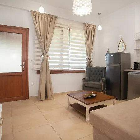 Komitsa Luxury Aparthotel 3*