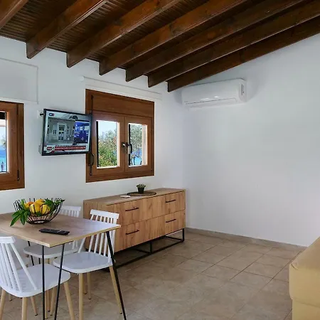 Komitsa Luxury Aparthotel