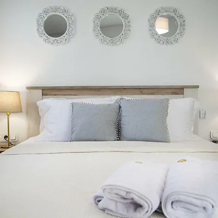 Komitsa Luxury Nea Roda