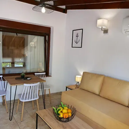 Komitsa Luxury Aparthotel 3*