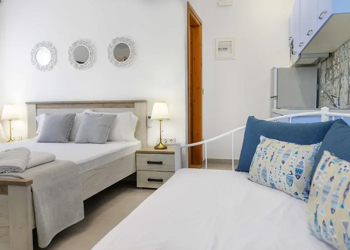 Komitsa Luxury Apartahotel Nea Roda