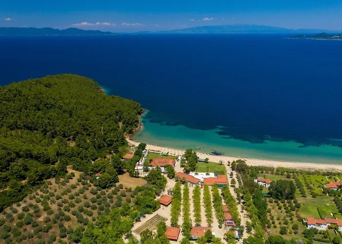 Komitsa Luxury Apartahotel 3*