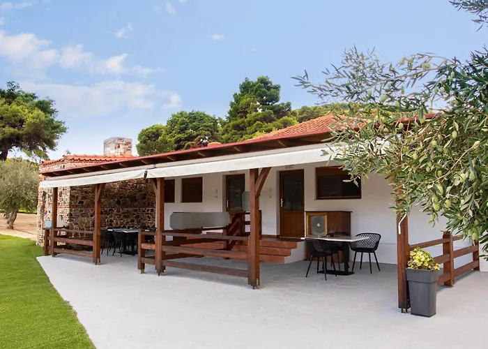 Apartahotel Komitsa Luxury Nea Roda