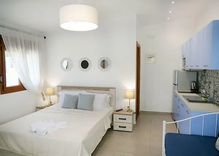 Komitsa Luxury Apartahotel 3*