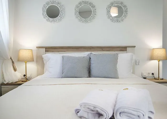 Komitsa Luxury Nea Roda