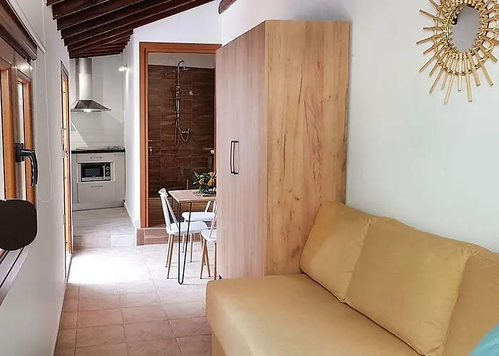 Apartahotel Komitsa Luxury