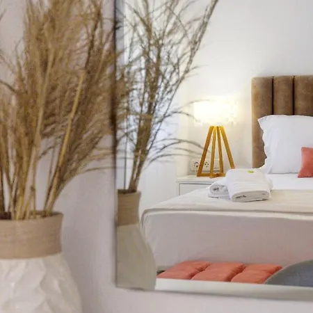 Komitsa Luxury 3* Nea Roda