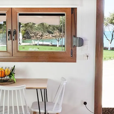 Komitsa Luxury Hotel de apartamente Nea Roda