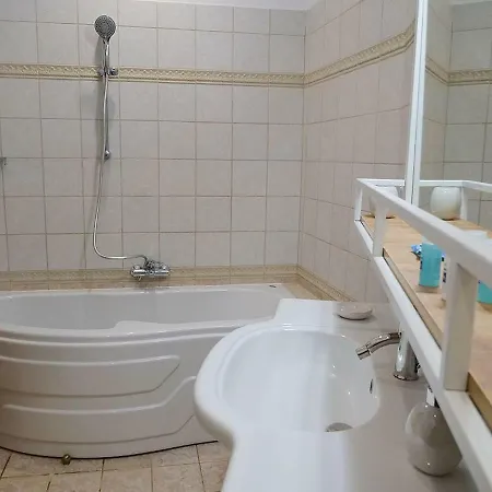 Komitsa Luxury Hotel de apartamente Nea Roda