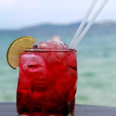 Hotel de apartamente Komitsa Luxury Nea Roda