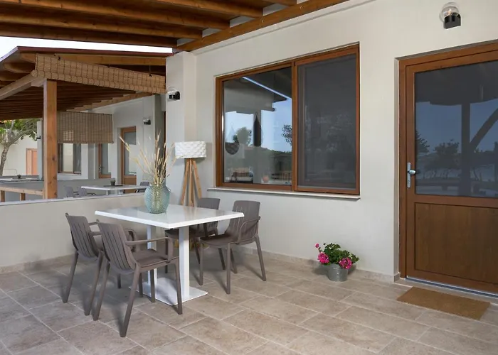 Komitsa Luxury מלון דירות נאה רודה