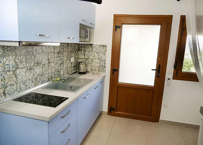 Komitsa Luxury Nea Roda